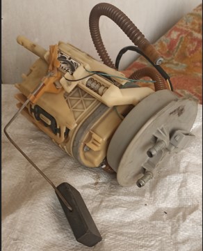 Volkswagen Golf топливный насос в сборе